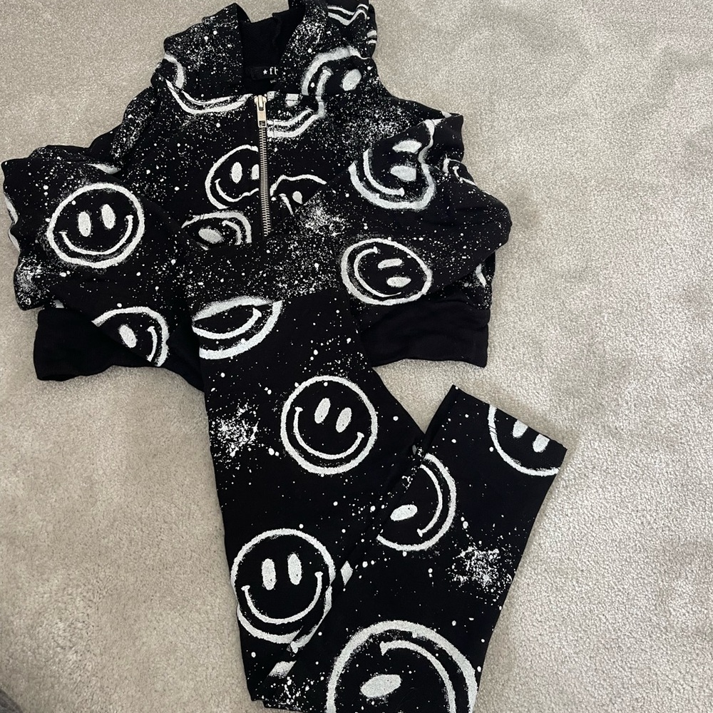 Flowers by Zoe smiley girls set. Size 6. Never worn!